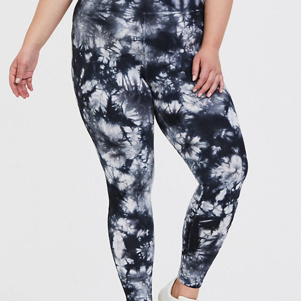 NWT Torrid Tie Dye Crop Premium Legging - 5X - Picture 3 of 4